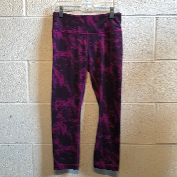 lululemon athletica Pants - Lululemon purple & black crop leggings sz 4 59796 lululemon athletica Pants - Lululemon purple & black crop leggings sz 4 59796